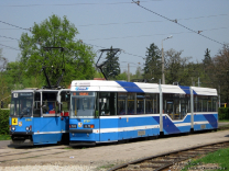 Konstal 105Na #2494 + #2495 i Protram 205WrAs #2720